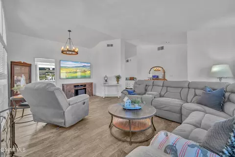 Living - 3046 Hampton Rd, Palmdale, CA 93551 photo 2 of 2