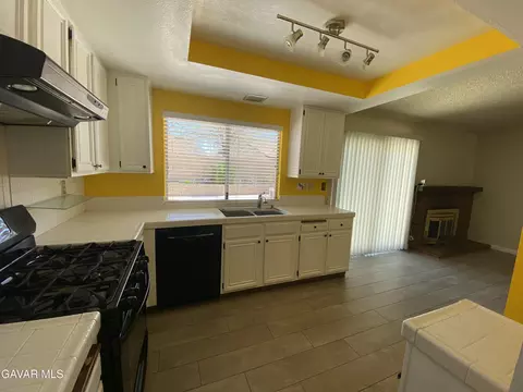 Kitchen - 44034 E 4th St, Lancaster, CA 93535 photo 2 of 2