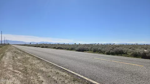 120 Th St East Ave F-6, Lancaster, CA 93535