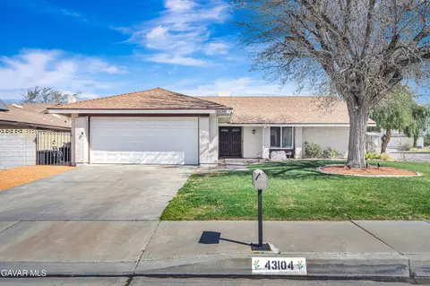 43104 Lemonwood Dr, Lancaster, CA 93536