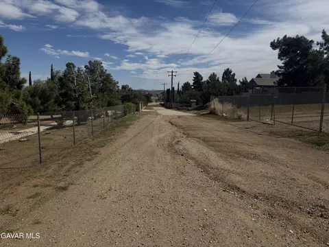 e vic barrel #14, Palmdale, CA 93550 photo 2