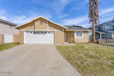 4843 Katrina Pl, Palmdale, CA 93552