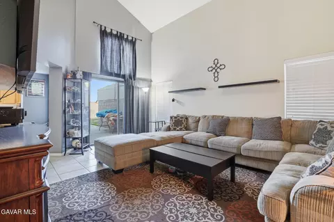 Living - 5517 Harmony Ln, Lancaster, CA 93536 photo 1 of 3