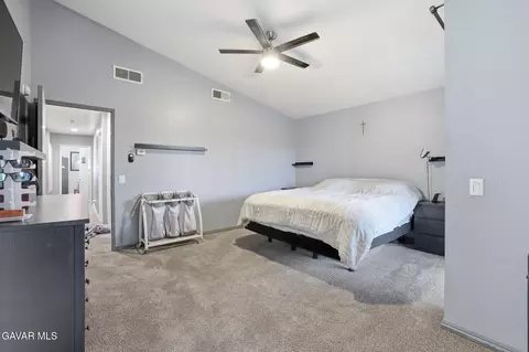 Bedroom - 5517 Harmony Ln, Lancaster, CA 93536 photo 4 of 4