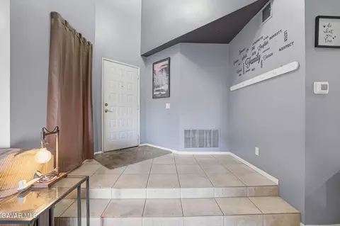 Entry Way - 5517 Harmony Ln, Lancaster, CA 93536 photo 2 of 5