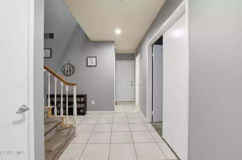 Entry Way - 5517 Harmony Ln, Lancaster, CA 93536 photo 4 of 5