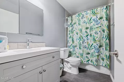Bath - 5517 Harmony Ln, Lancaster, CA 93536 photo 3 of 6