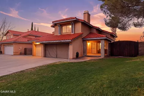5517 Harmony Ln, Lancaster, CA 93536