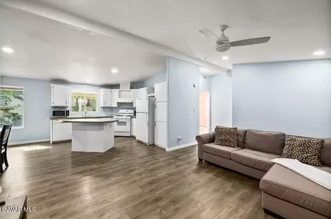 Living - 45465 25th St #SPC 180, Lancaster, CA 93535 photo 1 of 1