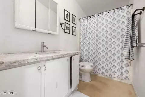 Bath - 45465 25th St #SPC 180, Lancaster, CA 93535 photo 2 of 2