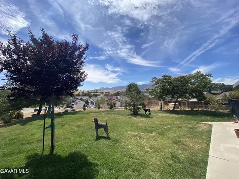 Exterior - 20909 Ridgeway Dr, Tehachapi, CA 93561 photo 2 of 2