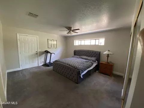 Bedroom - 20909 Ridgeway Dr, Tehachapi, CA 93561 photo 2 of 2