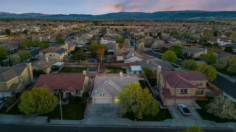 4536 Jade Ct, Lancaster, CA 93536 photo 4
