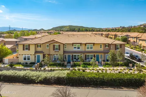 28744 Jardineras Dr, Santa Clarita, CA 91354