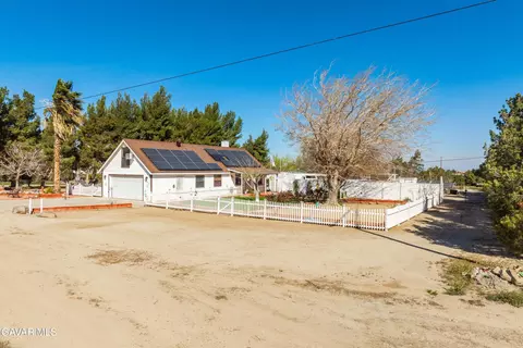 5849 Avenue T8 E, Palmdale, CA 93552