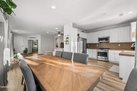 Dining - 1332 Cellini Ct, Tehachapi, CA 93561 photo 5 of 6