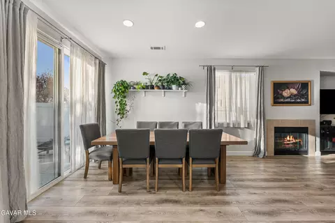 Dining - 1332 Cellini Ct, Tehachapi, CA 93561 photo 4 of 6