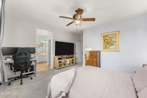 Bedroom - 1332 Cellini Ct, Tehachapi, CA 93561 photo 6 of 8