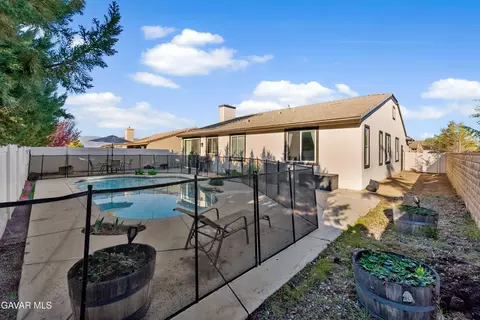 Exterior - 1332 Cellini Ct, Tehachapi, CA 93561 photo 7 of 10