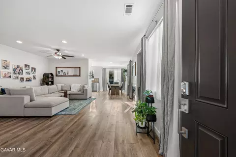 Entry Way - 1332 Cellini Ct, Tehachapi, CA 93561 photo 1 of 1