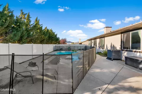 Exterior - 1332 Cellini Ct, Tehachapi, CA 93561 photo 6 of 10