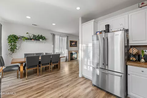 Dining - 1332 Cellini Ct, Tehachapi, CA 93561 photo 6 of 6