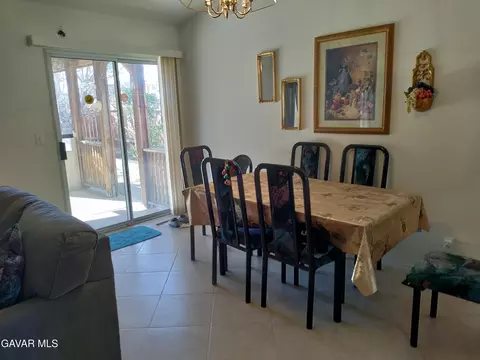 Dining - 37759 67th St, Palmdale, CA 93552 photo 2 of 3