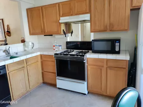 Kitchen - 37759 67th St, Palmdale, CA 93552 photo 1 of 3