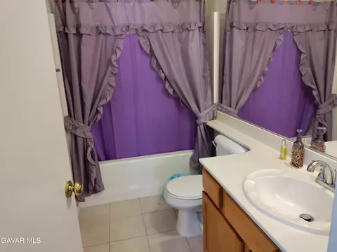 Bath - 37759 67th St, Palmdale, CA 93552 photo 3 of 3