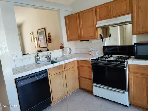 Kitchen - 37759 67th St, Palmdale, CA 93552 photo 3 of 3