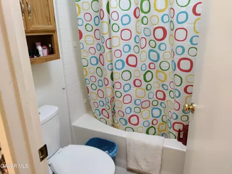 Bath - 37759 67th St, Palmdale, CA 93552 photo 2 of 3