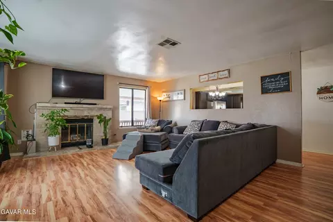 Living - 1848 Trudgeon Ave, Lancaster, CA 93535 photo 1 of 1