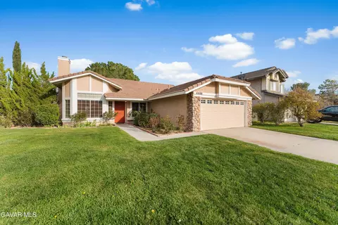 44108 Countryside Dr, Lancaster, CA 93536