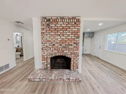 Living - 44714 2nd St, Lancaster, CA 93535 photo 4 of 4