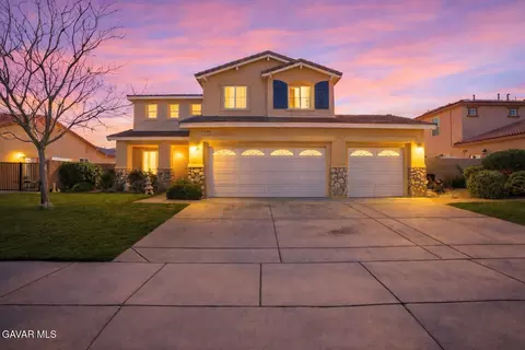 8816 Avoca Ct, Lancaster, CA 93536