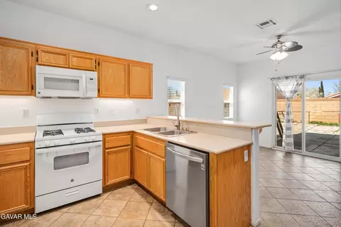 Kitchen - 443 Corona Ct, Lancaster, CA 93535 photo 3 of 3