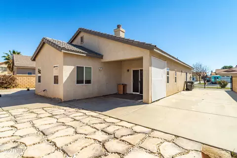 Exterior - 443 Corona Ct, Lancaster, CA 93535 photo 6 of 8