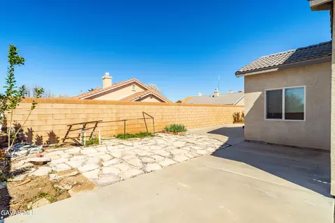 Exterior - 443 Corona Ct, Lancaster, CA 93535 photo 5 of 8