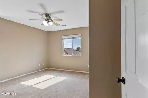 Bedroom - 1450 Green St S, Tehachapi, CA 93561 photo 3 of 5