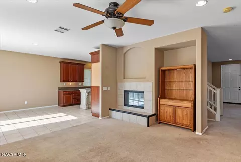Living - 1450 Green St S, Tehachapi, CA 93561 photo 2 of 2