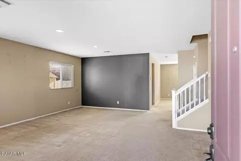 Living - 1450 Green St S, Tehachapi, CA 93561 photo 1 of 2