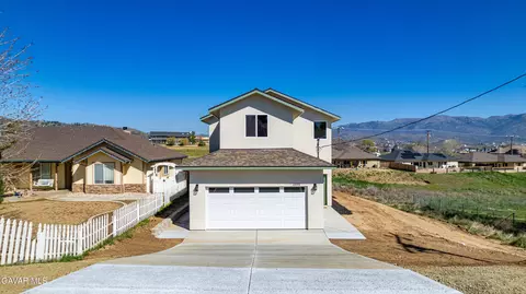 21001 Carriage Dr, Tehachapi, CA 93561