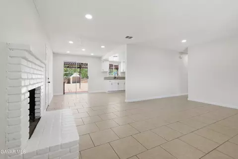 Living - 40912 E 168th St, Lancaster, CA 93535 photo 3 of 3