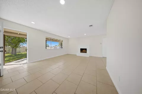 Living - 40912 E 168th St, Lancaster, CA 93535 photo 1 of 3