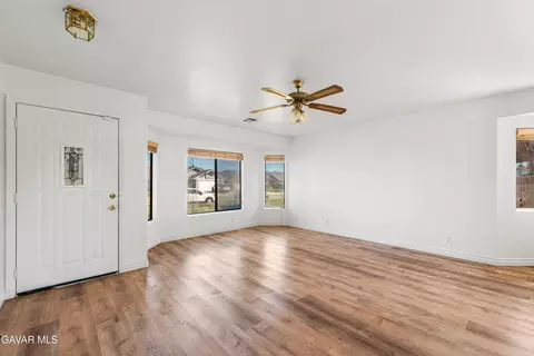 736 E Avenue J6, Lancaster, CA 93535 photo 8