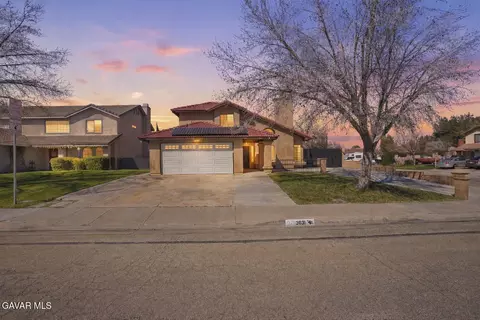 3021 Avenue J4 W, Lancaster, CA 93536