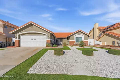42411 62nd St W, Lancaster, CA 93536