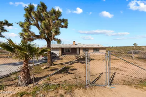 Exterior - 23073 E Avenue J, Lancaster, CA 93535 photo 2 of 8