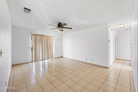 Living - 23073 E Avenue J, Lancaster, CA 93535 photo 2 of 8