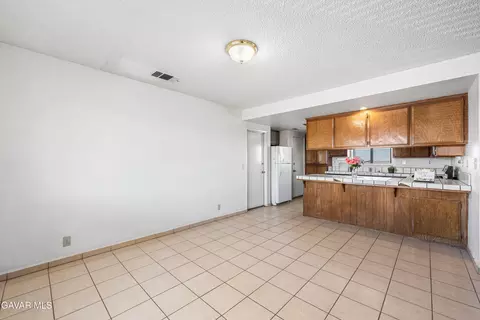 Other - 23073 E Avenue J, Lancaster, CA 93535 photo 2 of 5